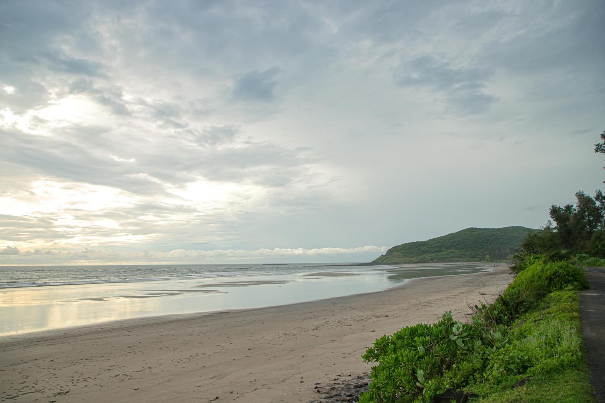 White Sand Beach Resort Kondivali 외부 사진